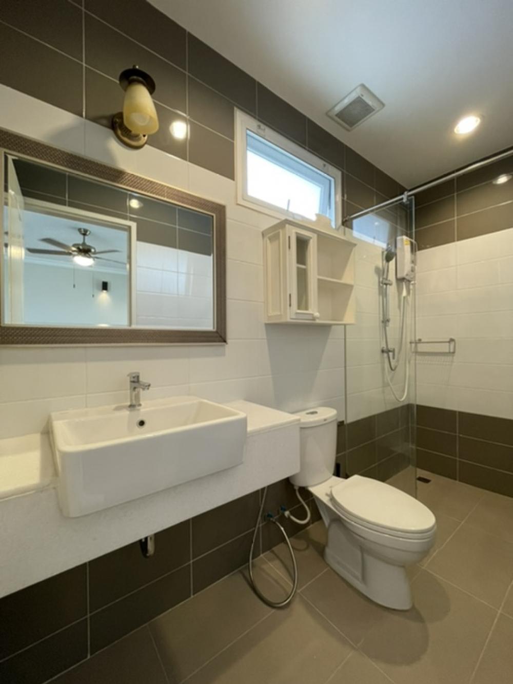 For RentHouseBangna, Bearing, Lasalle : Single house for rent, Fantasia Villa 4,Near little walk 5 bedrooms