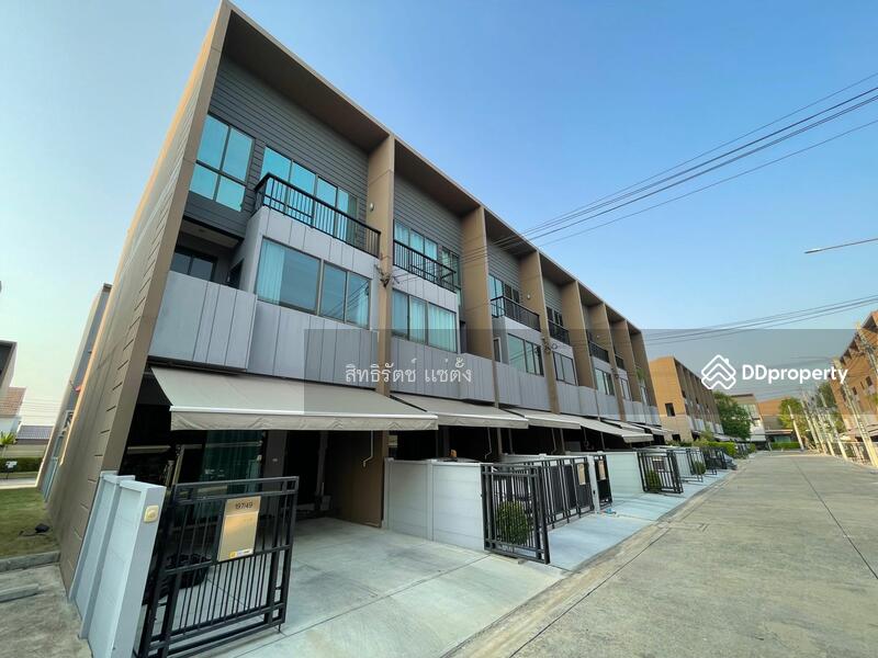 ขายทาวน์โฮมพระราม 5 ราชพฤกษ์ บางกรวย : ขาย ทาวน์โฮม บ้านกลางเมือง ดิเอร่า ปิ่นเกล้า-จรัญ  ( Baan klang mlung the era pinklao-charan ) หลังมุม ต้นโครงการ ต่อเติมด้านหลัง ครัว และติดผ้าม่าน เเอร์ ทุกห้อง โครงการติดถนนใหญ่ ใกล้เซ็นทรัลปิ่นเกล้า รพ.ยันฮี