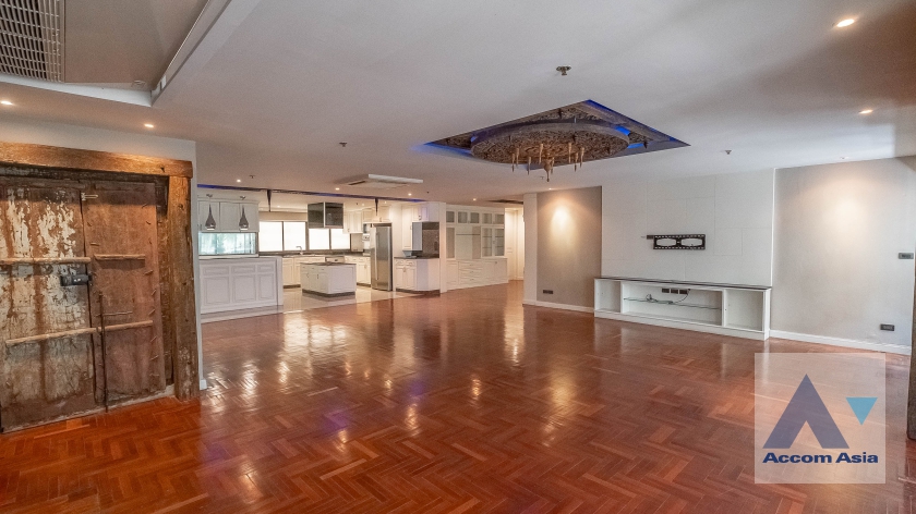 ขายคอนโดวงเวียนใหญ่ เจริญนคร : 🔼AccomA🔽 Pet-friendly | 3 Beds Condominium for Sale in Sathorn, BTS Sala Daeng - MRT Lumphini at Baan Sathorn