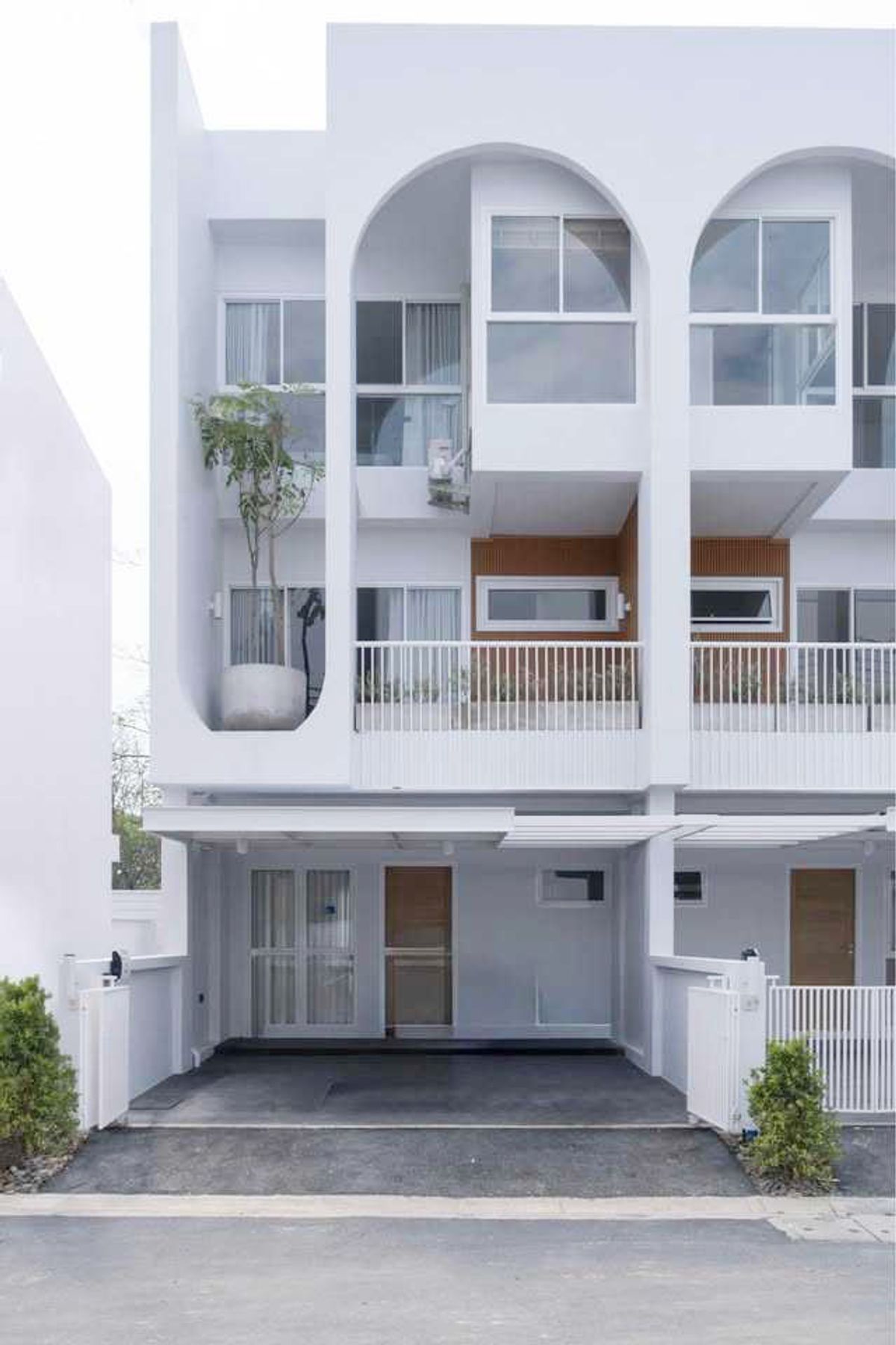 For RentTownhomeChiang Mai : Townhome for rent good location near by 5 min to Meechok Plaza, No.5H358