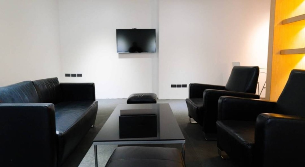 For RentOfficeSukhumvit, Asoke, Thonglor : Office for rent SSP Tower 1 Building size 398 sqm. close BTS Ekamai