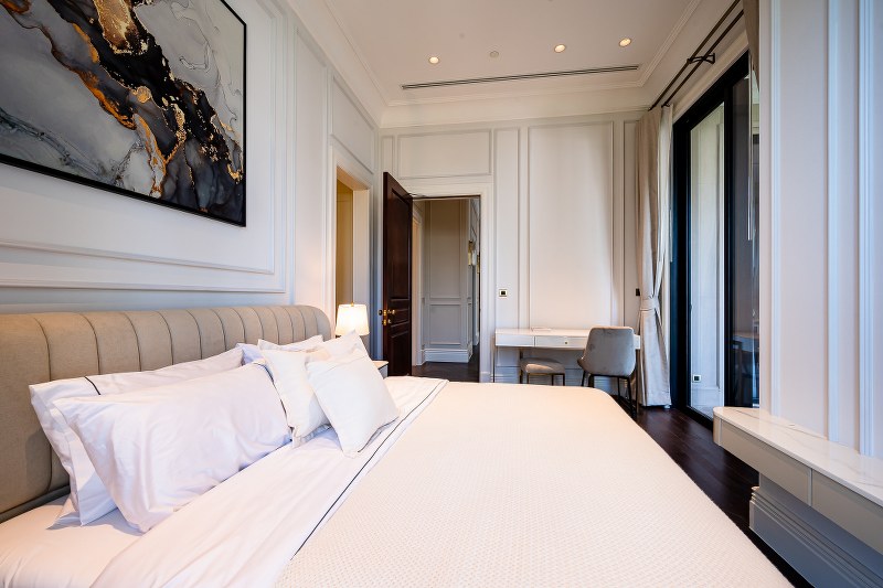 For SaleCondoWitthayu, Chidlom, Langsuan, Ploenchit : 🥂✨ Decorated and ready to move in 98 WIRELESS 2 Bedroom 132 Sq.M. Park View Inquiry / Urgent viewing appointment: 093-616-4456 (Sales Department)🥂✨