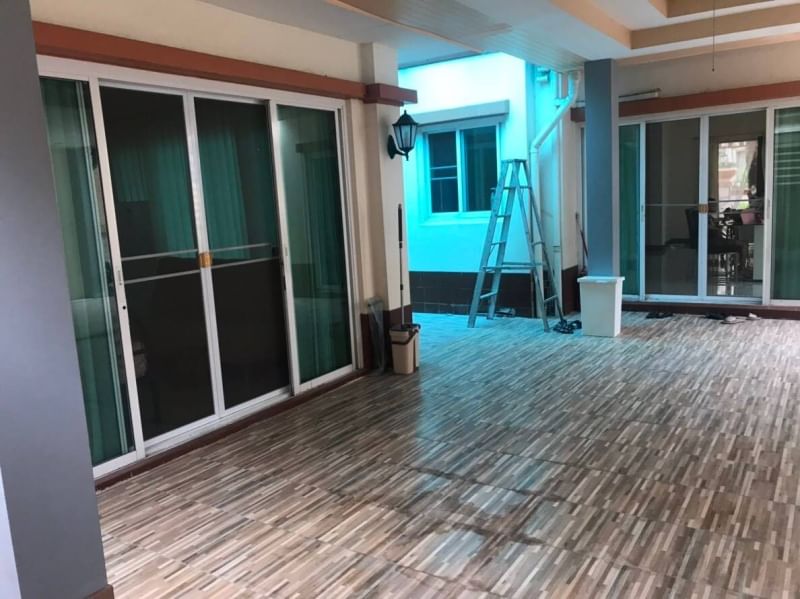 ให้เช่าบ้านรัตนาธิเบศร์ สนามบินน้ำ พระนั่งเกล้า : ให้เช่า บ้านเดี่ยว หมู่บ้านลัดดารมย์ ราชพฤกษ์-รัตนาธิเบศร์2 82 ตรว 5 นอน ใกล้ โลตัสนอร์ทราชพฤกษ์