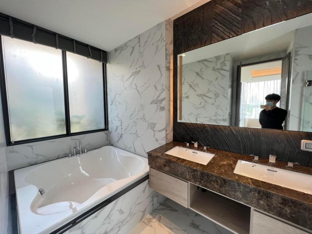 ขายบ้านสาทร นราธิวาส : บ้านสวย หรู ย่าน สาทร -เย็นอากาศ 5 ชั้น พร้อมลิฟต์ และ สระว่ายน้ำ ส่วนตัว ราคา 75 mb