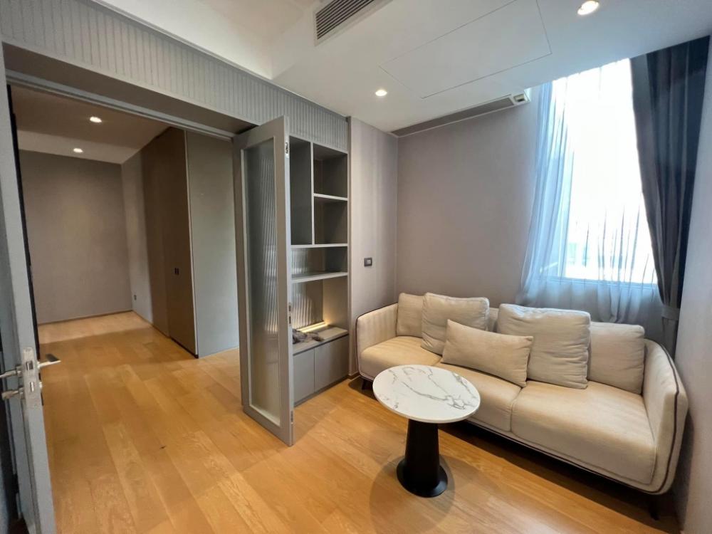 ขายบ้านสาทร นราธิวาส : บ้านสวย หรู ย่าน สาทร -เย็นอากาศ 5 ชั้น พร้อมลิฟต์ และ สระว่ายน้ำ ส่วนตัว ราคา 75 mb