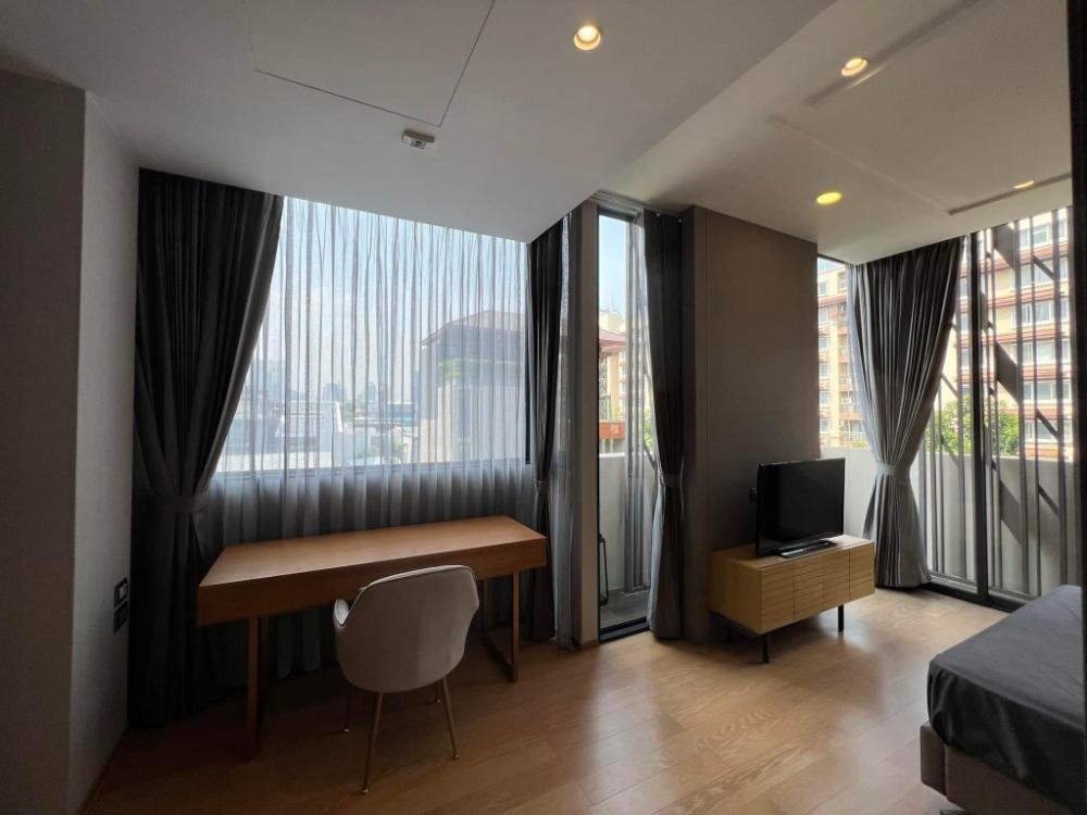 ขายบ้านสาทร นราธิวาส : บ้านสวย หรู ย่าน สาทร -เย็นอากาศ 5 ชั้น พร้อมลิฟต์ และ สระว่ายน้ำ ส่วนตัว ราคา 75 mb