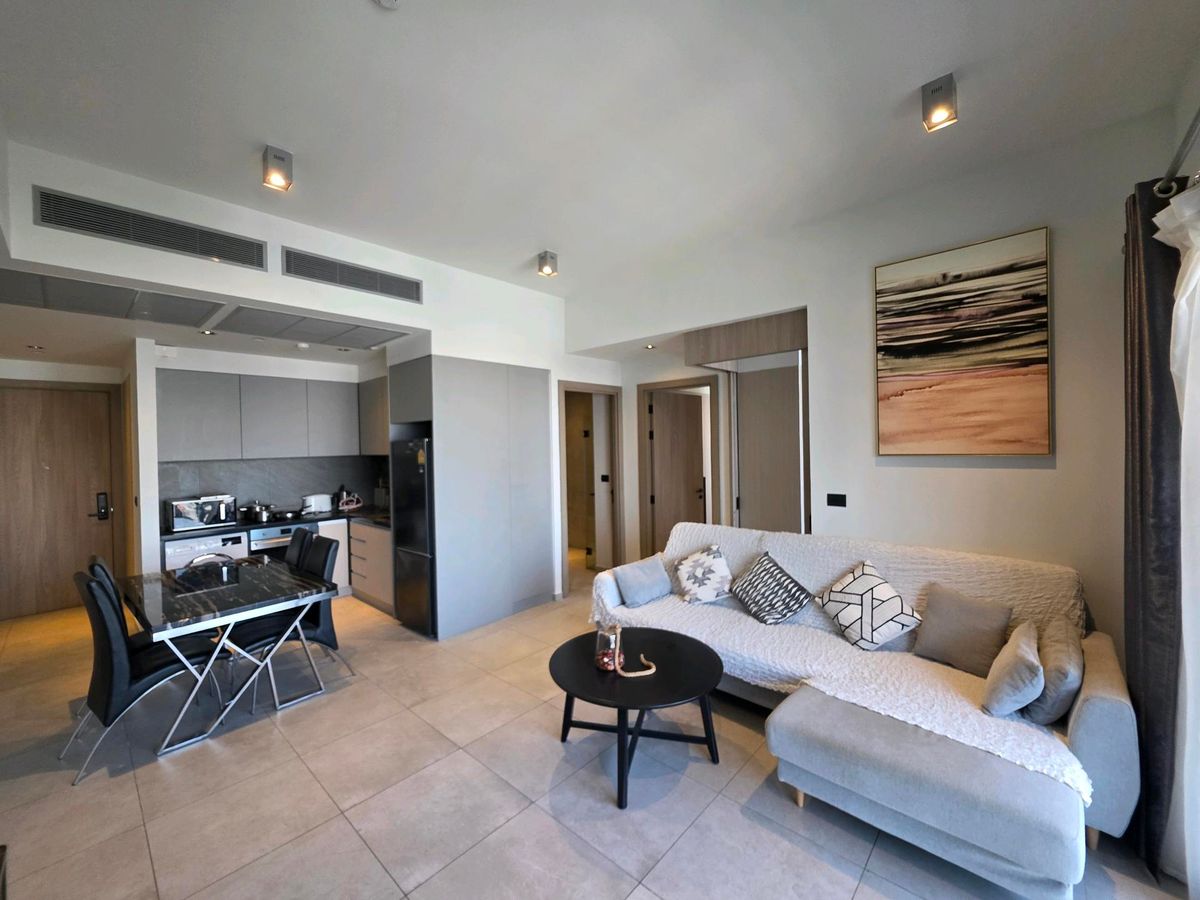 ให้เช่าคอนโดสุขุมวิท อโศก ทองหล่อ : 出租 2 Bedrooms at The Lofts Asoke for Rent