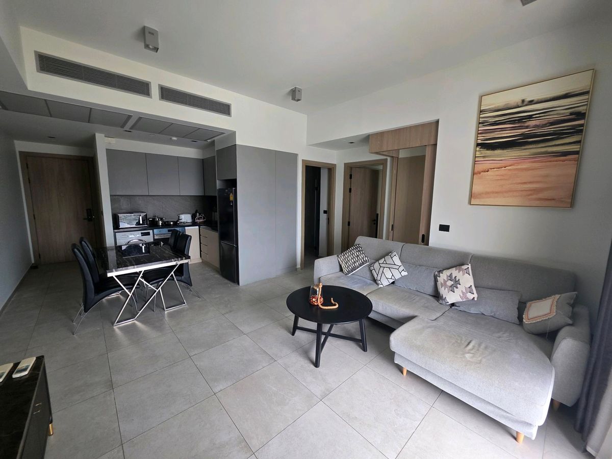ให้เช่าคอนโดสุขุมวิท อโศก ทองหล่อ : 出租 2 Bedrooms at The Lofts Asoke for Rent
