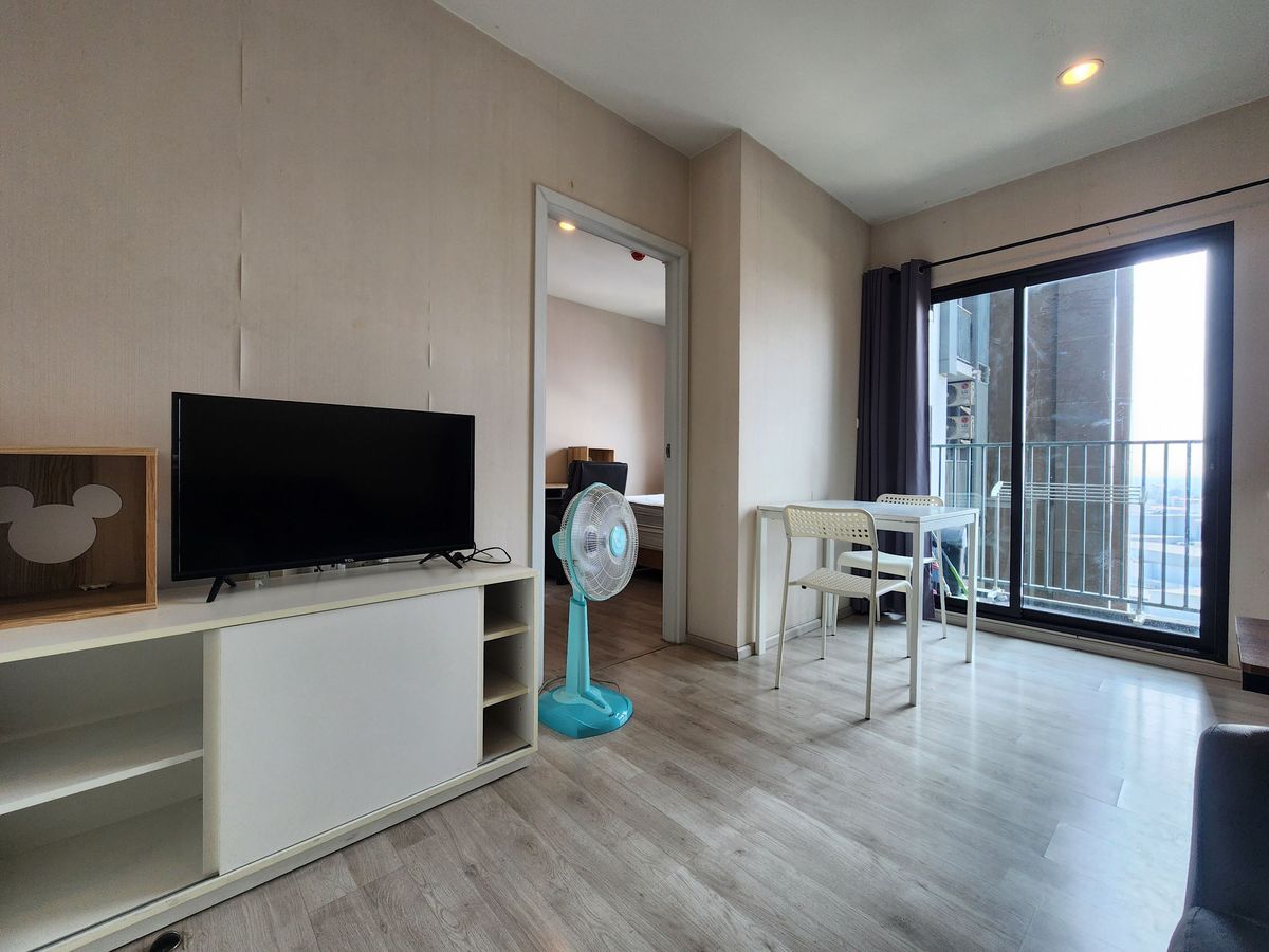 For RentCondoNonthaburi, Bang Yai, Bangbuathong : ** Available room, updated room, cheap price ** .For rent, Plum Condo, Central Station, Bang Yai, Phase 1, cheap price SN490.14