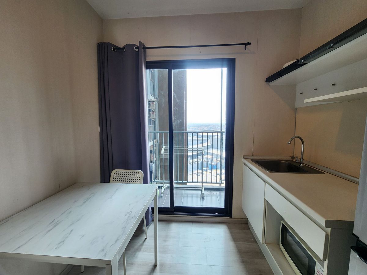 For RentCondoNonthaburi, Bang Yai, Bangbuathong : ** Available room, updated room, cheap price ** .For rent, Plum Condo, Central Station, Bang Yai, Phase 1, cheap price SN490.14