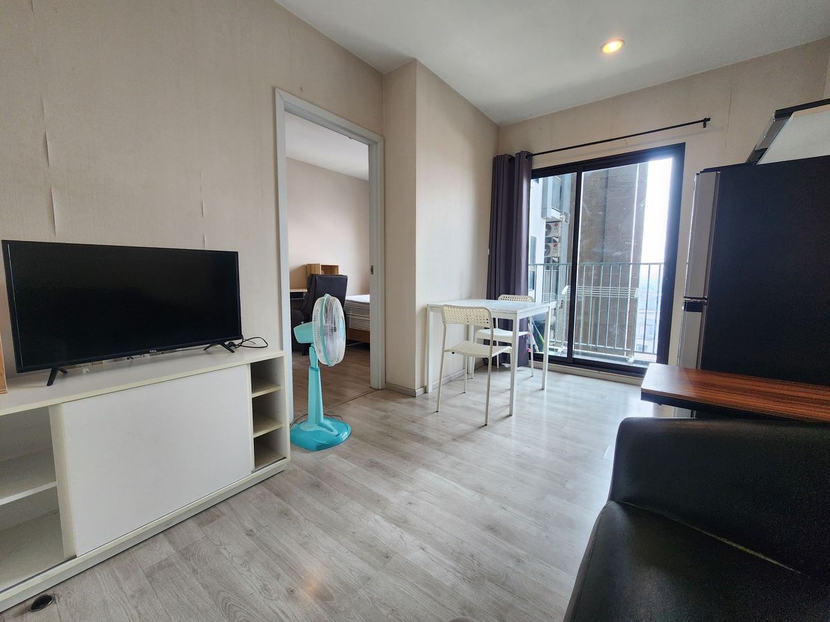 For RentCondoNonthaburi, Bang Yai, Bangbuathong : ** Available room, updated room, cheap price ** .For rent, Plum Condo, Central Station, Bang Yai, Phase 1, cheap price SN490.14