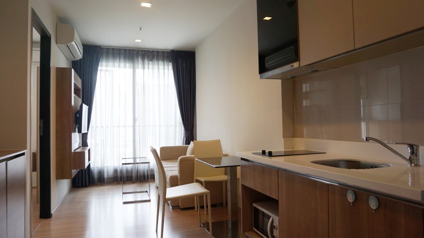 ให้เช่าคอนโดสาทร นราธิวาส : ให้เช่าคอนโดใหม่ Rhythm Sathorn (ริทึ่ม สาทร)  ใกล้: BTS สะพานตากสิน