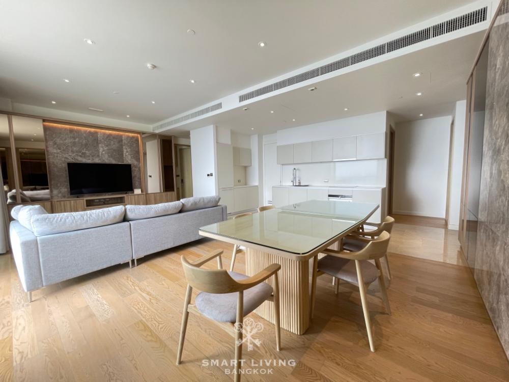 For RentCondoWongwianyai, Charoennakor : MAGNOLIA WATERFRONT RESIDENCES, luxury riverside condo, 4 bedrooms, near Icon Siam, price 180k