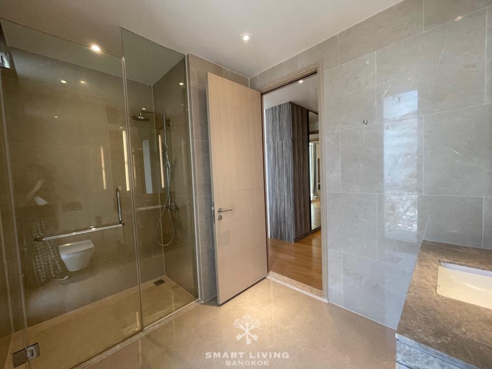 For RentCondoWongwianyai, Charoennakor : MAGNOLIA WATERFRONT RESIDENCES, luxury riverside condo, 4 bedrooms, near Icon Siam, price 180k