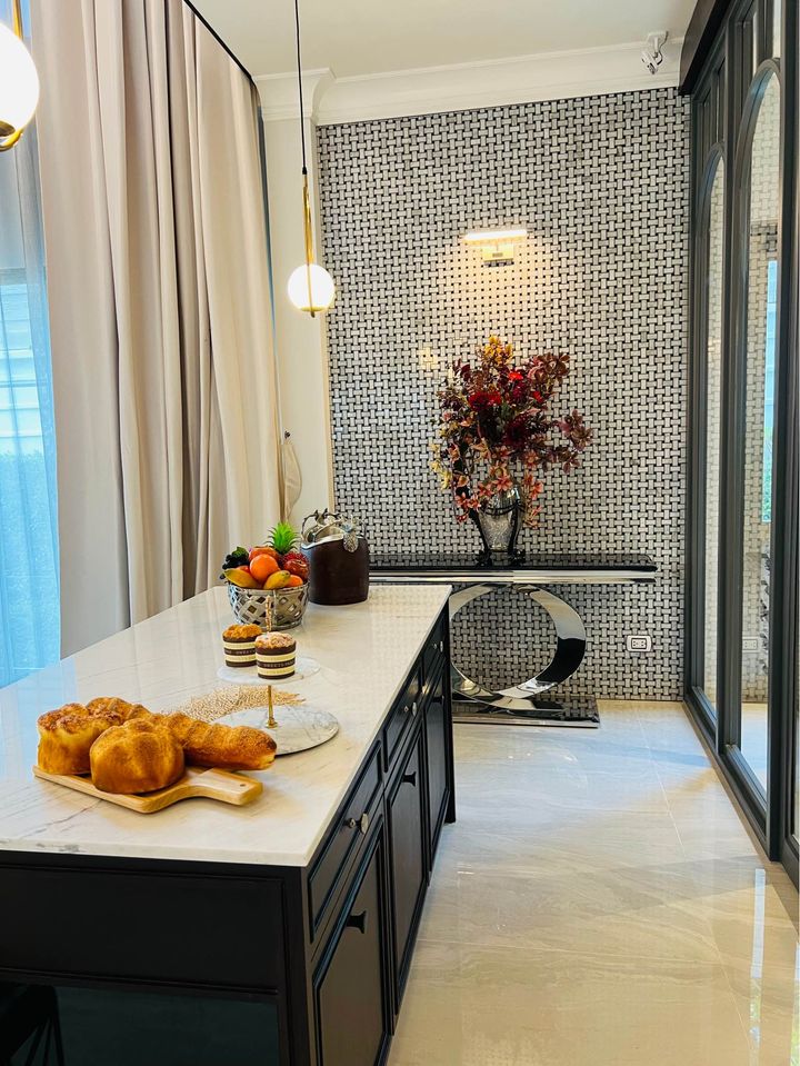 ขายบ้านลาดกระบัง สุวรรณภูมิ : คฤหาสน์หรู งามสง่า เพอร์เฟค มาสเตอร์พีซ สุขุมวิท 77 เนื้อที่ดิน 163 ตรว. Decorated in luxury style พร้อมเข้าอยู่