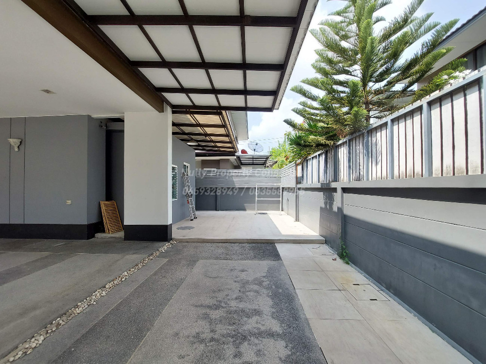 For SaleHouseBangna, Bearing, Lasalle : Luxury detached house in Soi Ratchawinit Bangkaew, only 98 units, the largest house type in the project.