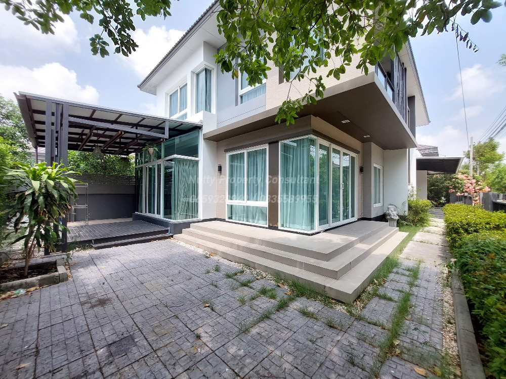 For SaleHouseBangna, Bearing, Lasalle : Luxury detached house in Soi Ratchawinit Bangkaew, only 98 units, the largest house type in the project.