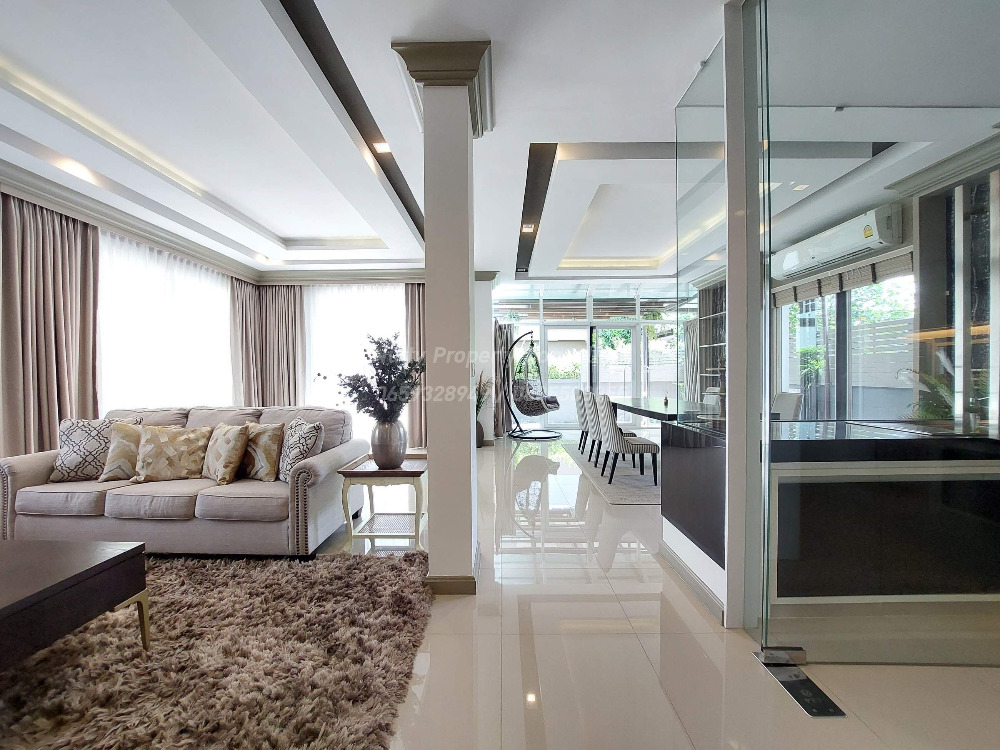 For SaleHouseBangna, Bearing, Lasalle : Luxury detached house in Soi Ratchawinit Bangkaew, only 98 units, the largest house type in the project.