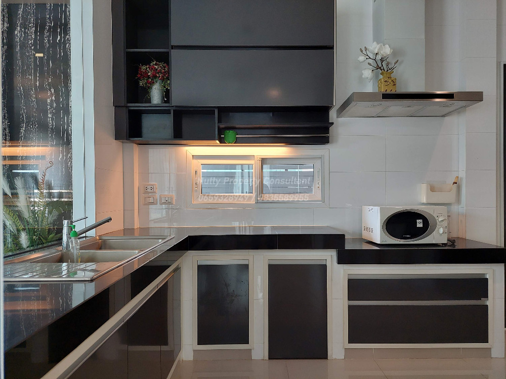 For SaleHouseBangna, Bearing, Lasalle : Luxury detached house in Soi Ratchawinit Bangkaew, only 98 units, the largest house type in the project.