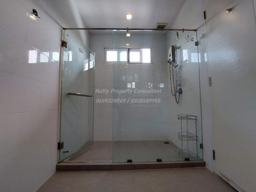 For SaleHouseBangna, Bearing, Lasalle : Luxury detached house in Soi Ratchawinit Bangkaew, only 98 units, the largest house type in the project.