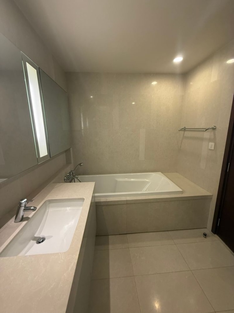 For RentCondoSukhumvit, Asoke, Thonglor : For rent in Thonglor area at Quattro by Sansiri, 2 bedrooms, full furniture.  Golden location in the center of the city near BTS Thonglor is ready to move in.