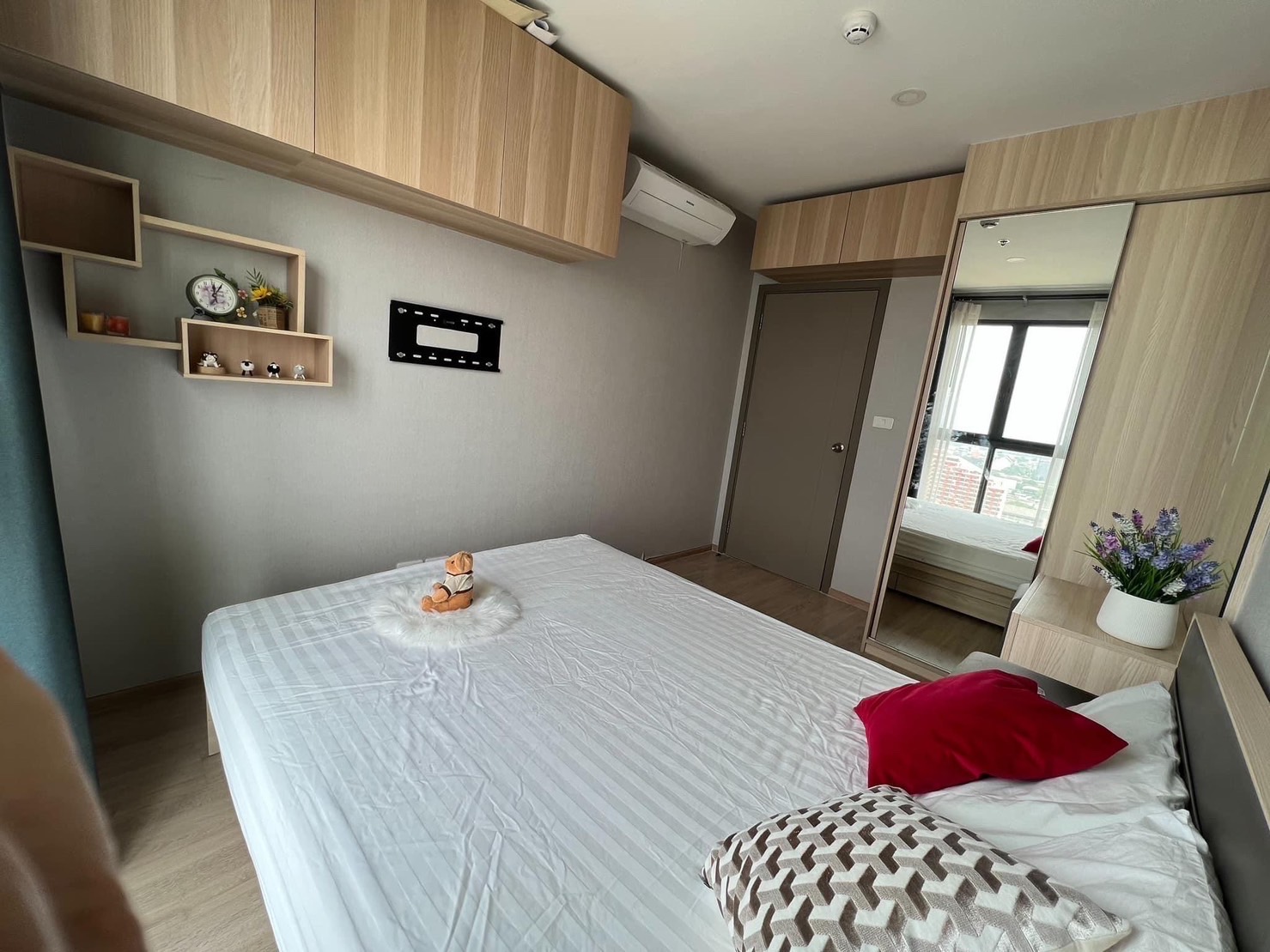 ให้เช่าคอนโดบางนา แบริ่ง ลาซาล : ห้องพร้อมอยู่ 1 ห้องนอน ชั้นสูง ส่วนกลางจัดเต็ม