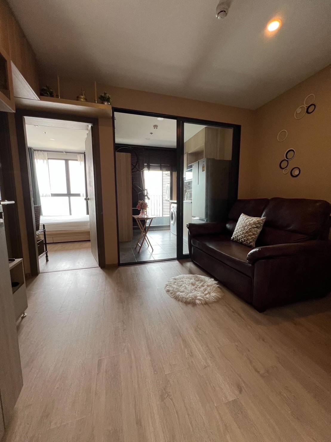 ให้เช่าคอนโดบางนา แบริ่ง ลาซาล : ให้เข่าระยะสั้น 2-6 เดือน ห้องพร้อมอยู่ 1 ห้องนอน ชั้นสูง ส่วนกลางจัดเต็ม