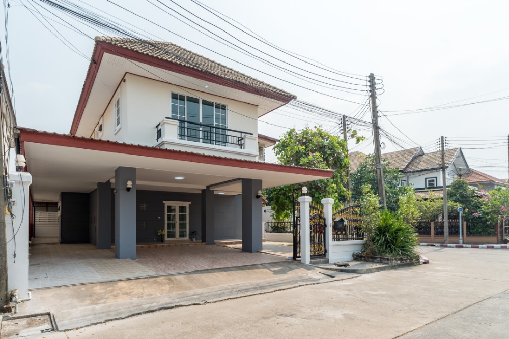 For SaleHousePathum Thani,Rangsit, Thammasat : House for sale, newly renovated, 4 bedrooms, very large living space, Baan Sathaphon Rangsit - Klong 3