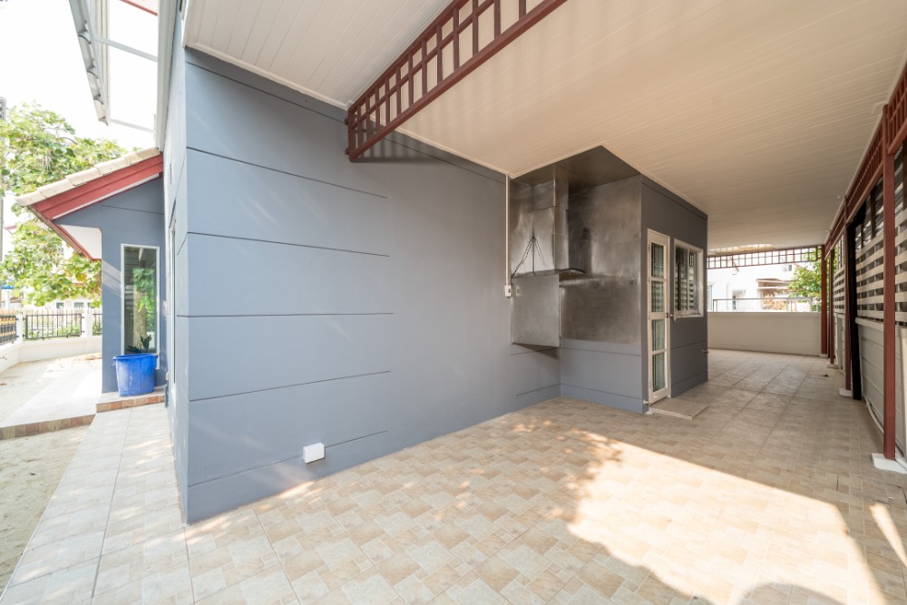For SaleHousePathum Thani,Rangsit, Thammasat : House for sale, newly renovated, 4 bedrooms, very large living space, Baan Sathaphon Rangsit - Klong 3