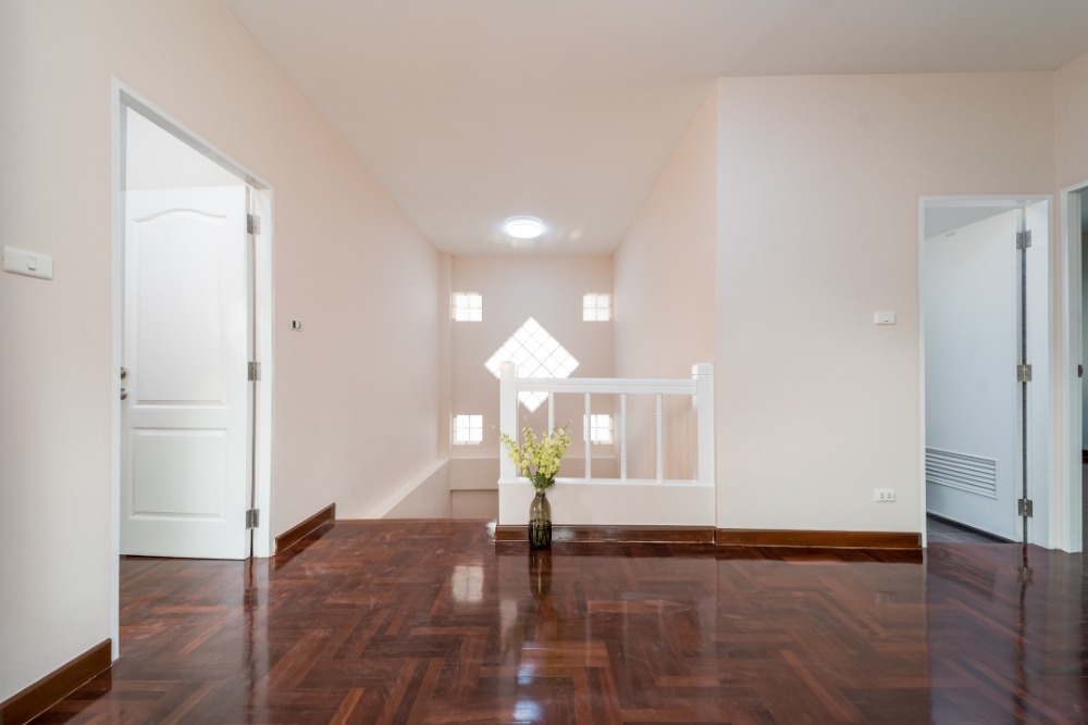 For SaleHousePathum Thani,Rangsit, Thammasat : House for sale, newly renovated, 4 bedrooms, very large living space, Baan Sathaphon Rangsit - Klong 3