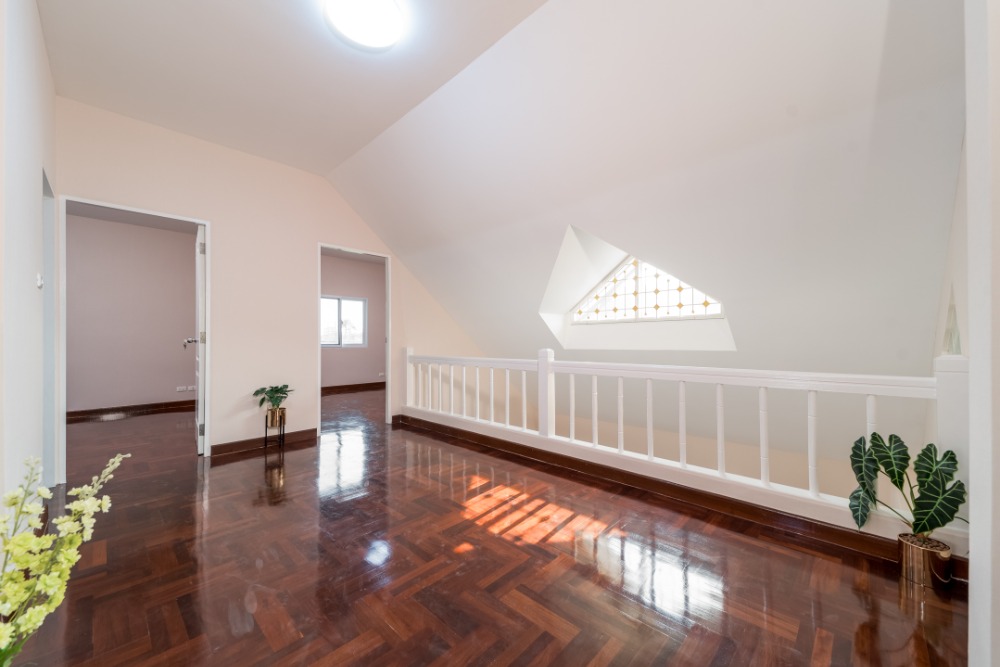 For SaleHousePathum Thani,Rangsit, Thammasat : House for sale, newly renovated, 4 bedrooms, very large living space, Baan Sathaphon Rangsit - Klong 3