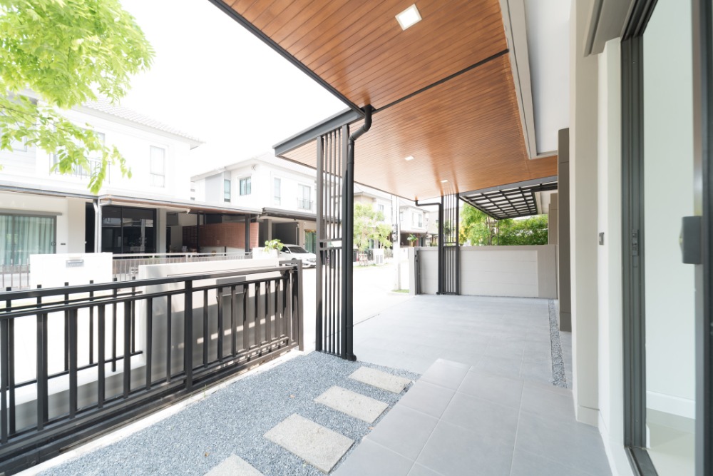 For SaleHousePathum Thani,Rangsit, Thammasat : 2 storey detached house for sale, Venue Tiwanon - Rangsit, fully renovated with roof, parking