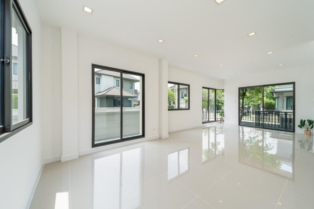 For SaleHousePathum Thani,Rangsit, Thammasat : 2 storey detached house for sale, Venue Tiwanon - Rangsit, fully renovated with roof, parking