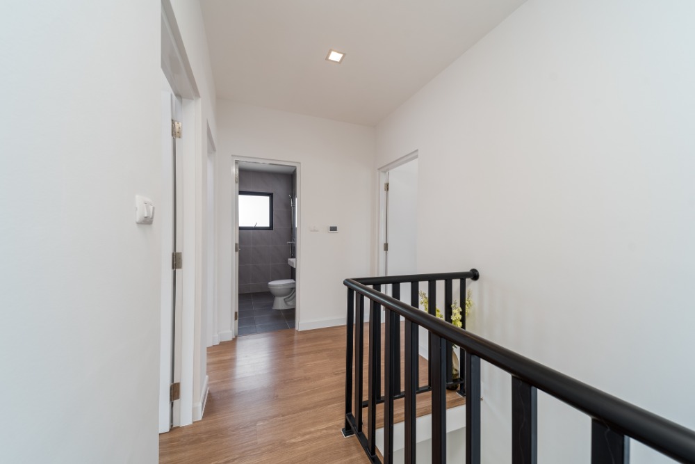 For SaleHousePathum Thani,Rangsit, Thammasat : 2 storey detached house for sale, Venue Tiwanon - Rangsit, fully renovated with roof, parking