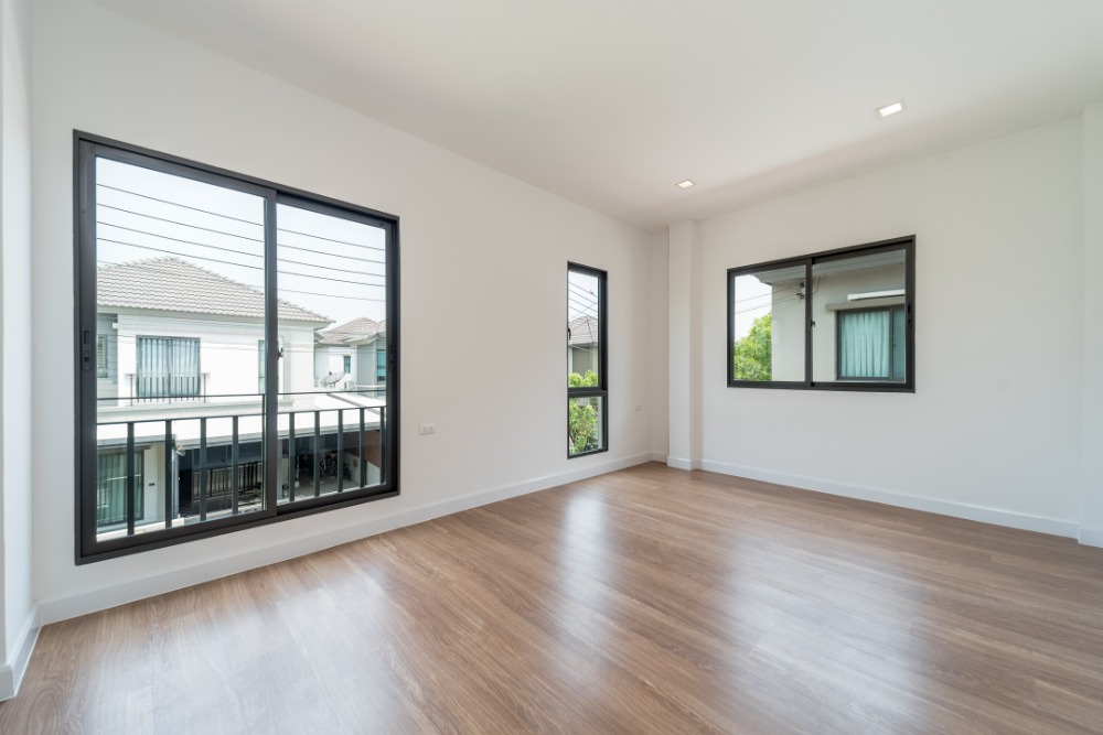 For SaleHousePathum Thani,Rangsit, Thammasat : 2 storey detached house for sale, Venue Tiwanon - Rangsit, fully renovated with roof, parking