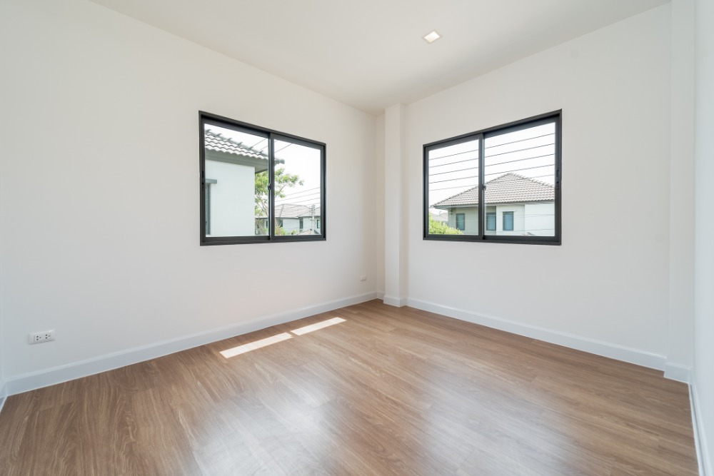 For SaleHousePathum Thani,Rangsit, Thammasat : 2 storey detached house for sale, Venue Tiwanon - Rangsit, fully renovated with roof, parking