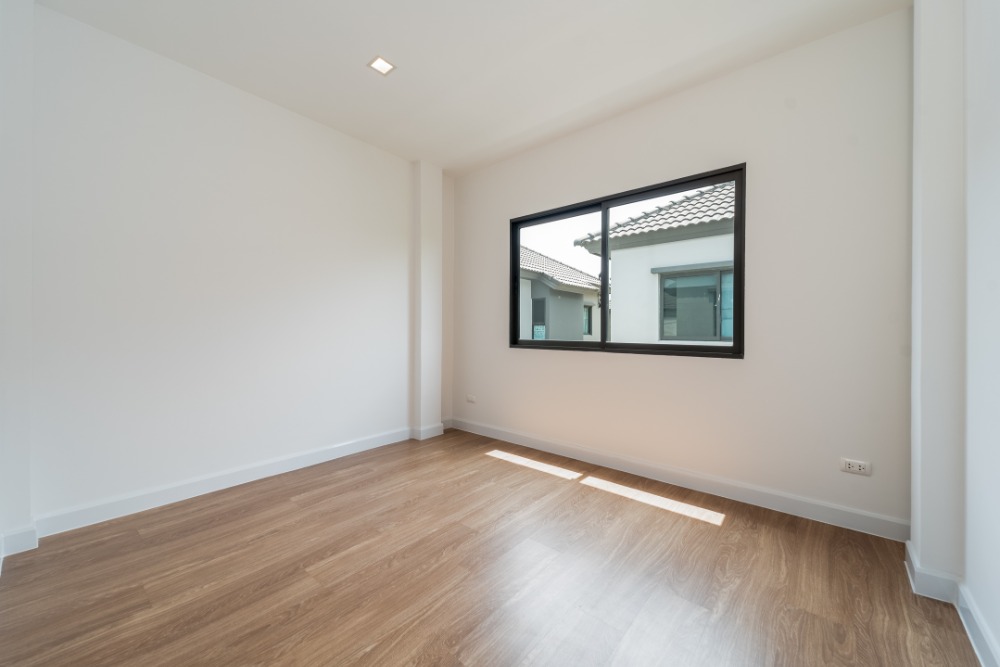 For SaleHousePathum Thani,Rangsit, Thammasat : 2 storey detached house for sale, Venue Tiwanon - Rangsit, fully renovated with roof, parking