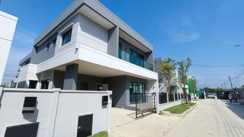 For SaleHouseBangna, Bearing, Lasalle : Centro Bangna / 4 Bedrooms (Sale), Centro Bangna / 4 Bedrooms (SALE) CJ162.