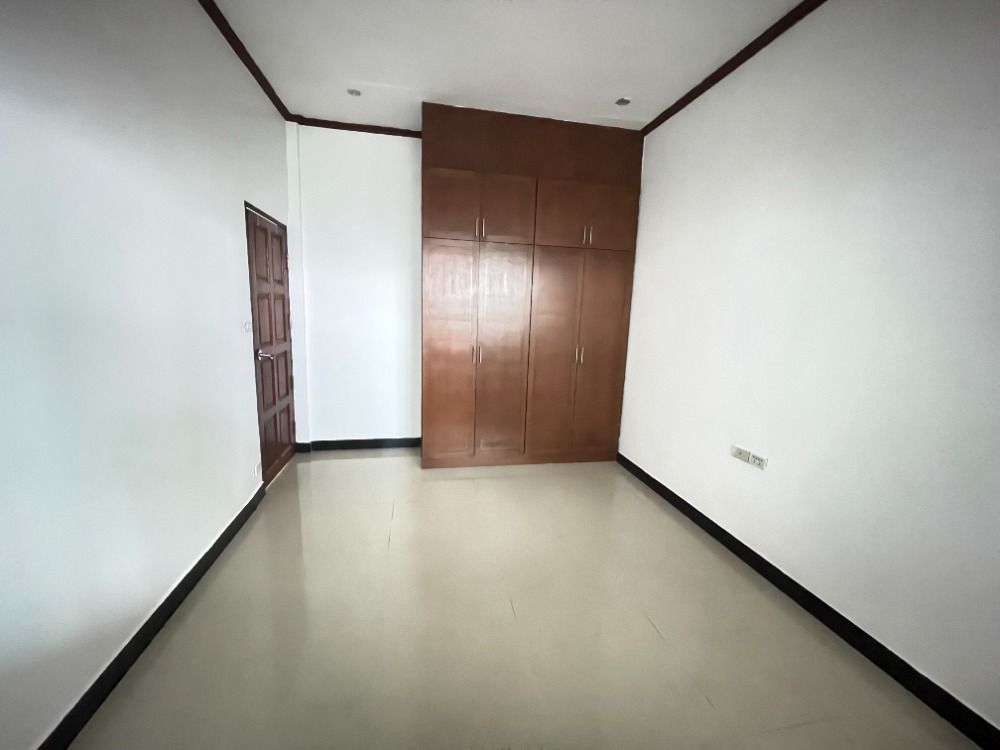 ขายบ้านหัวหิน ประจวบคีรีขันธ์ : ขายบ้านใกล้ตลาดแพไม้ ราคา2.4ล้าน บ้านชลประทาน72 ใจกลางเมืองหัวหิน