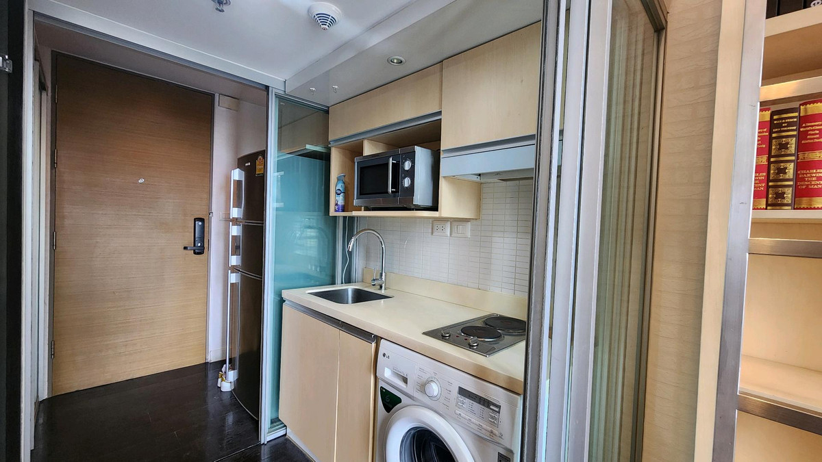 ให้เช่าคอนโดสุขุมวิท อโศก ทองหล่อ : Ideo Morph 38 | ให้เช่าห้องดูเพล็ก 1 ห้องนอน ทำเลสะดวกใจกลางเมือง ตึก Pet Friendly วิวสีเขียวผ่อนคลาย