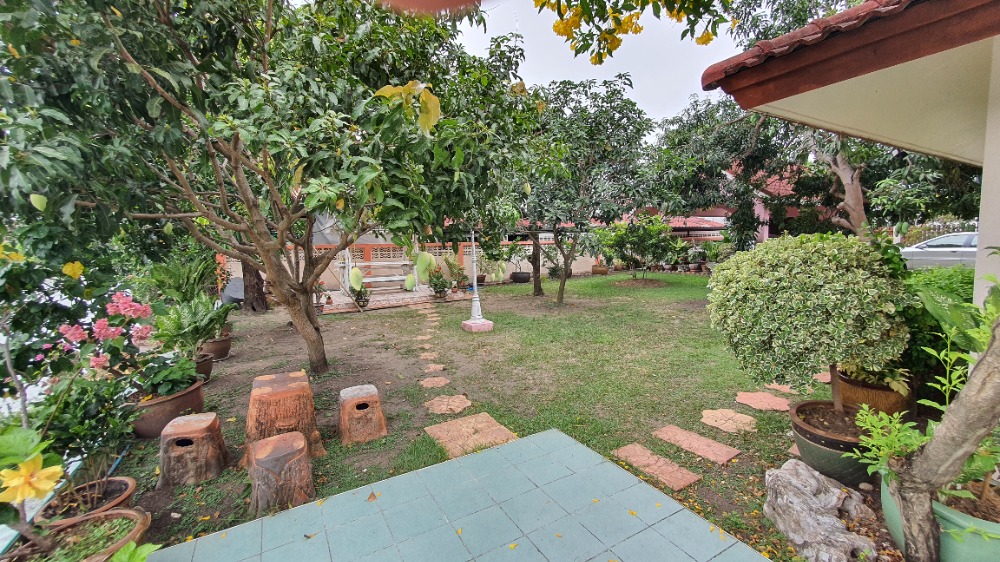 For SaleHousePathum Thani,Rangsit, Thammasat : Single house for sale on the waterfront, ready to move in, Thararin Village, Rangsit, Khlong 2, Lam Luk Ka, Pathum Thani.