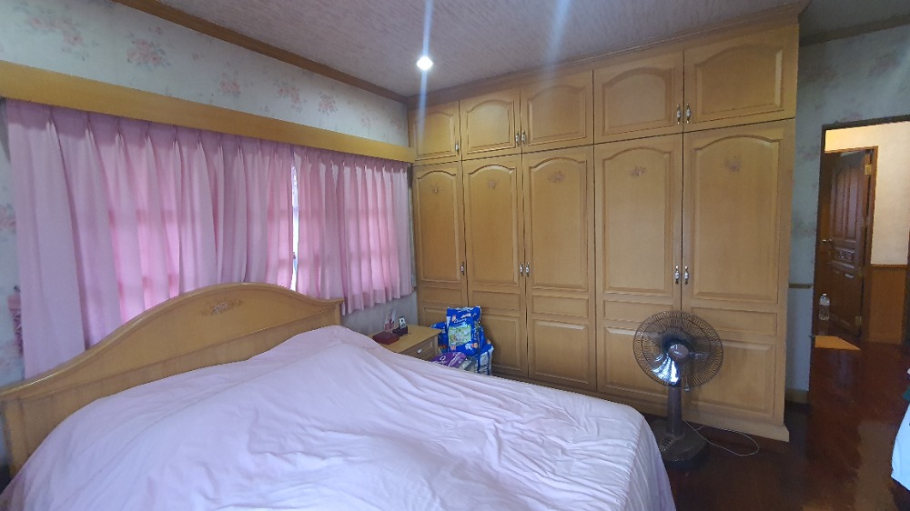 For SaleHousePathum Thani,Rangsit, Thammasat : Single house for sale on the waterfront, ready to move in, Thararin Village, Rangsit, Khlong 2, Lam Luk Ka, Pathum Thani.