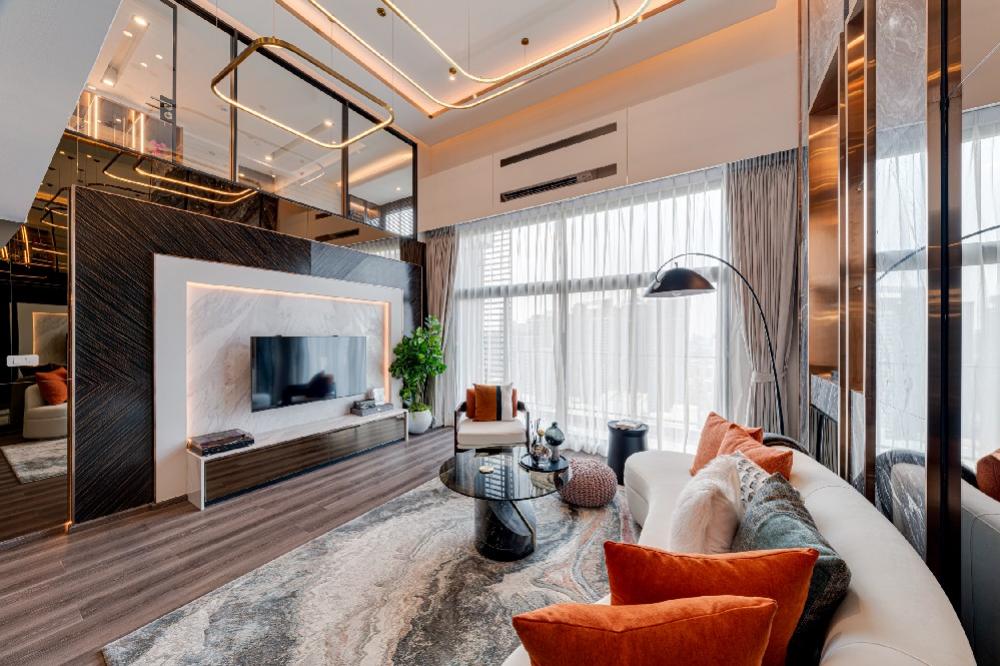 ขายคอนโดพระราม 9 เพชรบุรีตัดใหม่ RCA : For Sales ✨Mock Up Room 2Bedroom Hybrid 137Sqm @ Ideo Rama9 -Asoke  Please Call 098-292-4151 Khun Oil