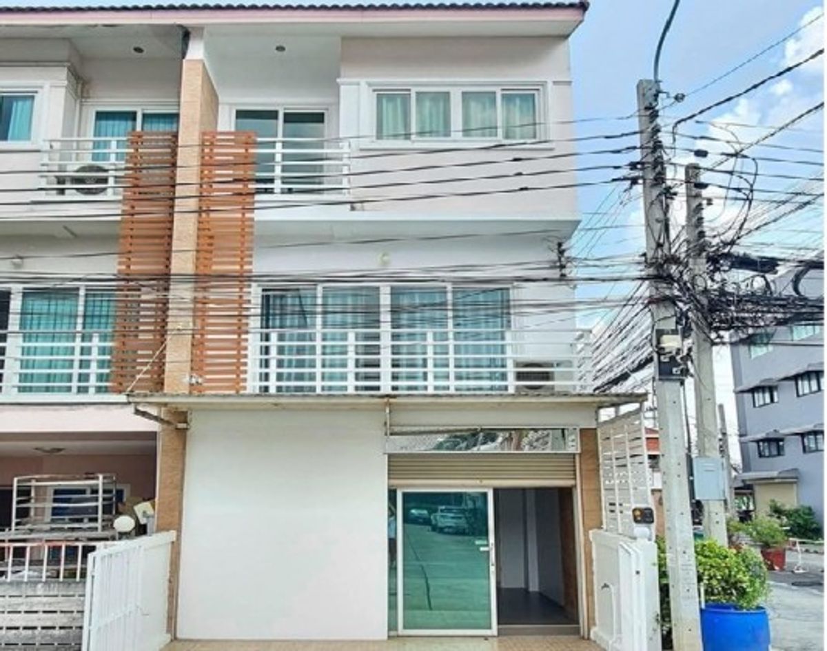 ให้เช่าโฮมออฟฟิศวิภาวดี ดอนเมือง หลักสี่ : โทร. 081-632-0632 ให้เช่าHome Office 3 ชั้น โครงการ โฮม อิน ทาวน์ ซอยพหลโยธิน 73 ติดถนนใหญ่ ใกล้สี่แยก คปอ ทำเลดี บ้านสวย แอร์ 2 เครื่อง ไม่มีเฟอร์นิเจอร์ / เหมาะเป็น Home Office จดบริษัทได้