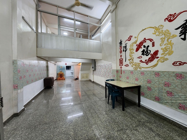 For RentShop HouseWongwianyai, Charoennakor : 4.5 storey commercial building for rent, Soi Charoen Nakorn 49 with mezzanine floor, suitable for office and living near ICONSIAM