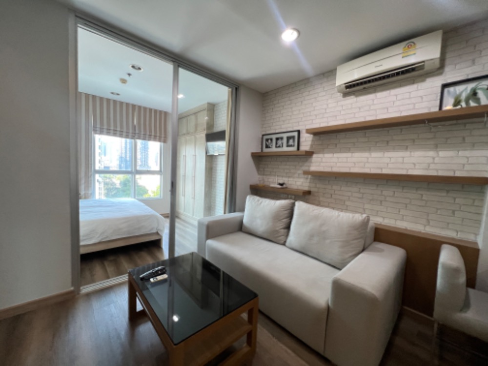 For RentCondoThaphra, Talat Phlu, Wutthakat : for rent Life sathorn super deal renovated room❤️🌈