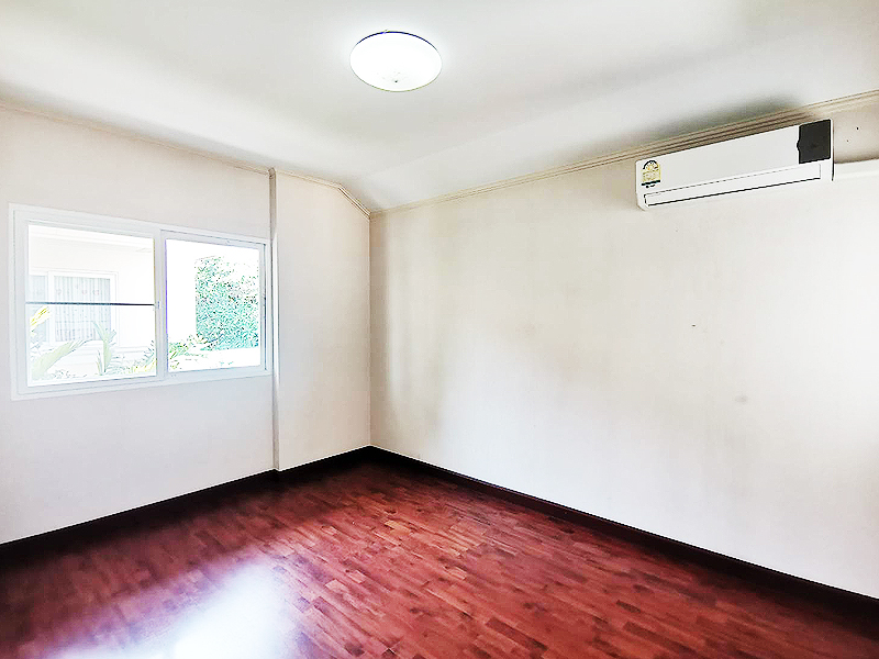 For RentHouseRathburana, Suksawat : House for rent Supalai Park Ville Pracha Uthit - Suksawat. Near Big C - Pracha Uthit, only 5 minutes