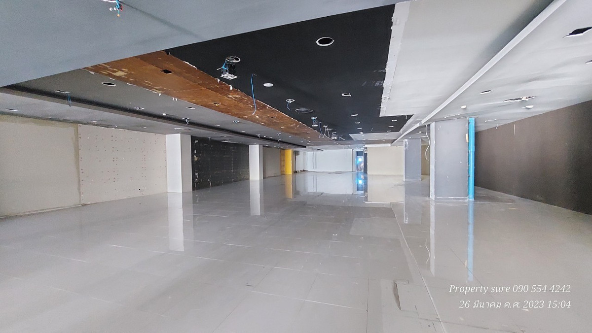ให้เช่าสำนักงานรัชดา ห้วยขวาง : Building & Showroom For rent  ติดถนนรัชดาภิเษก สุดยอดทำเลธุรกิจใจกลางรัชดา