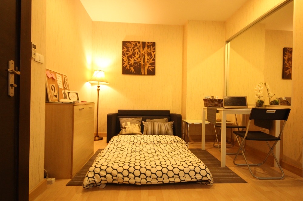 For RentCondoRatchadapisek, Huaikwang, Suttisan : Special for rent Rhythm Ratchada high floor close to MRT