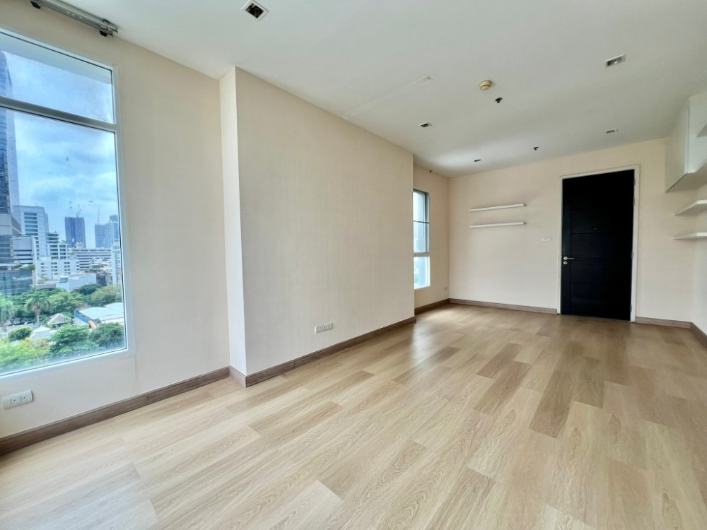 For SaleCondoSathorn, Narathiwat : ( UL2408053 ) Tel/Line 096-2479369 ✨ FOR SELL IVY SATHORN✨ Studio Room 34.67 Sq.M. Corner unit, Rare Item